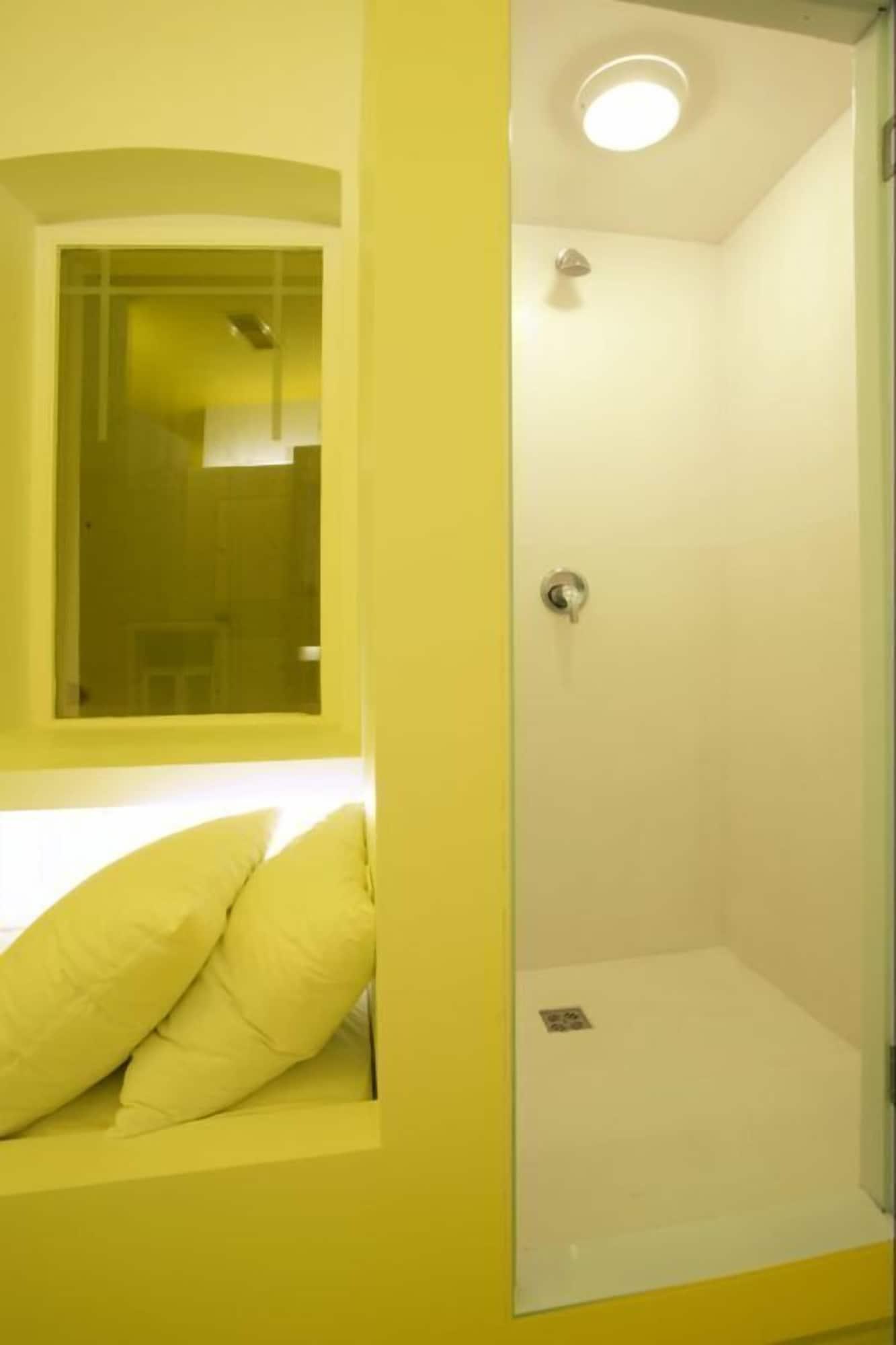 Goli i bosi hostel cijene